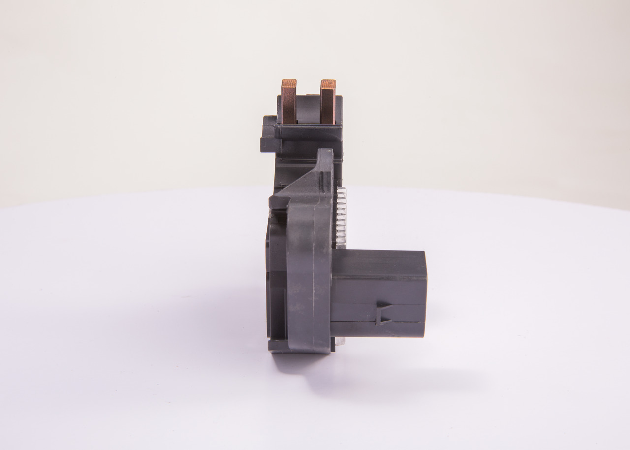 BOSCH REGOLATORE DI TRANSISTORI