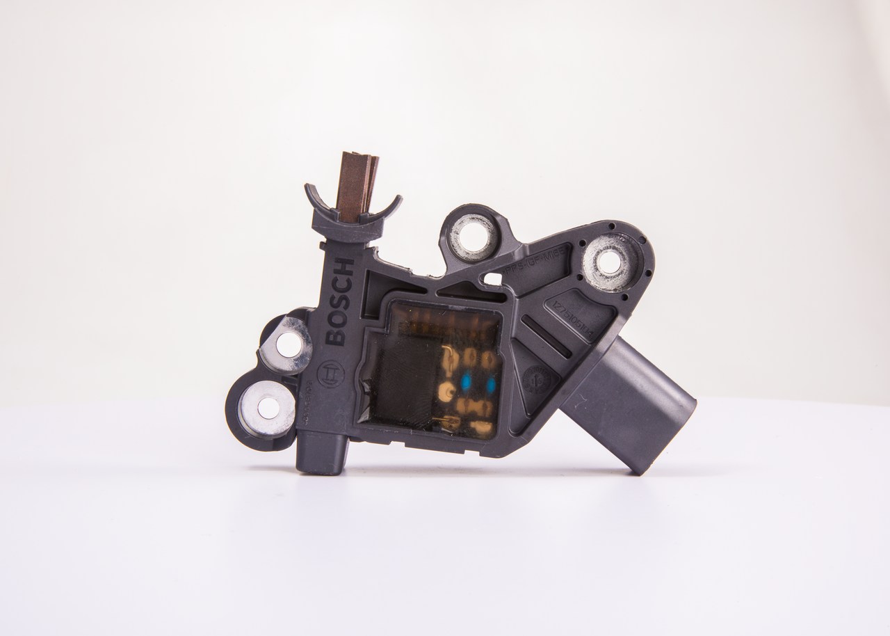 BOSCH REGOLATORE DI TRANSISTORI