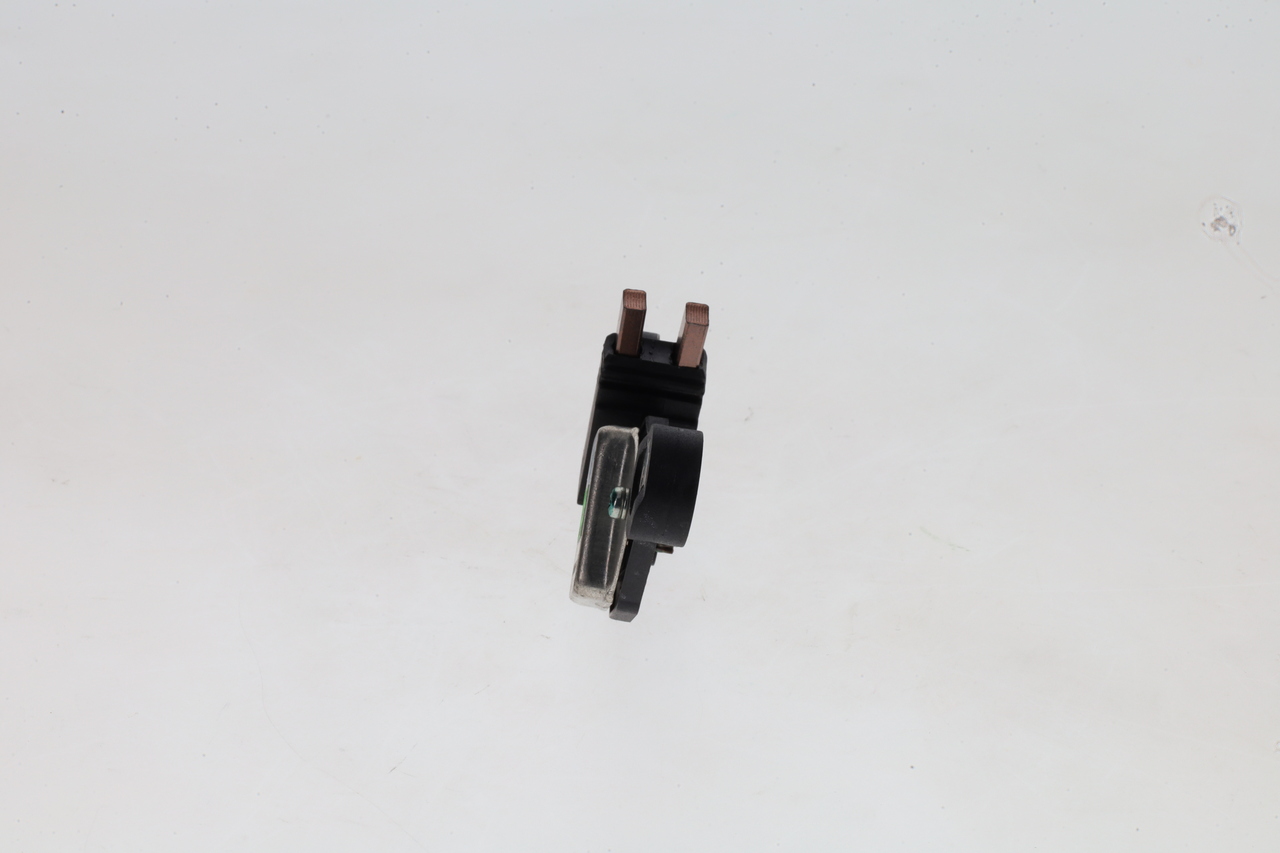 REGOLATORE ALTERNATORE