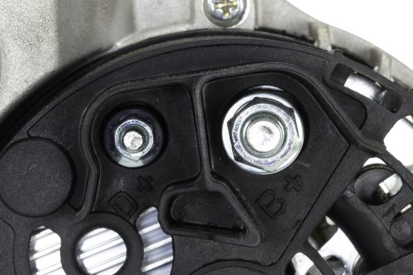 ALTERNATORE NUOVO SENZA RESO