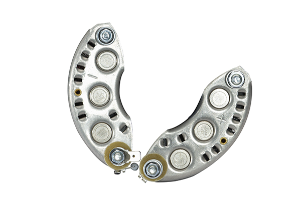 ALTERNATORE NUOVO SENZA RESO