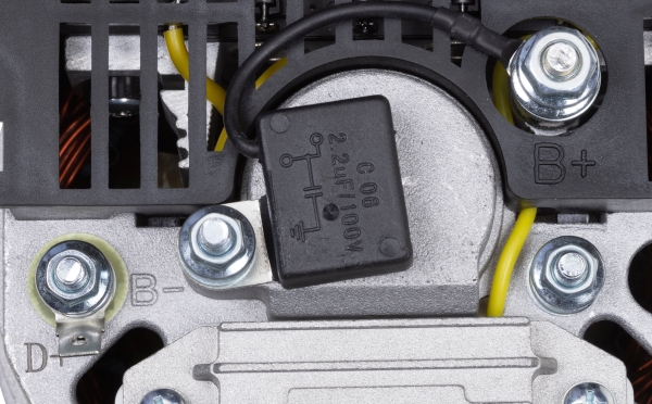 ALTERNATORE NUOVO SENZA RESO